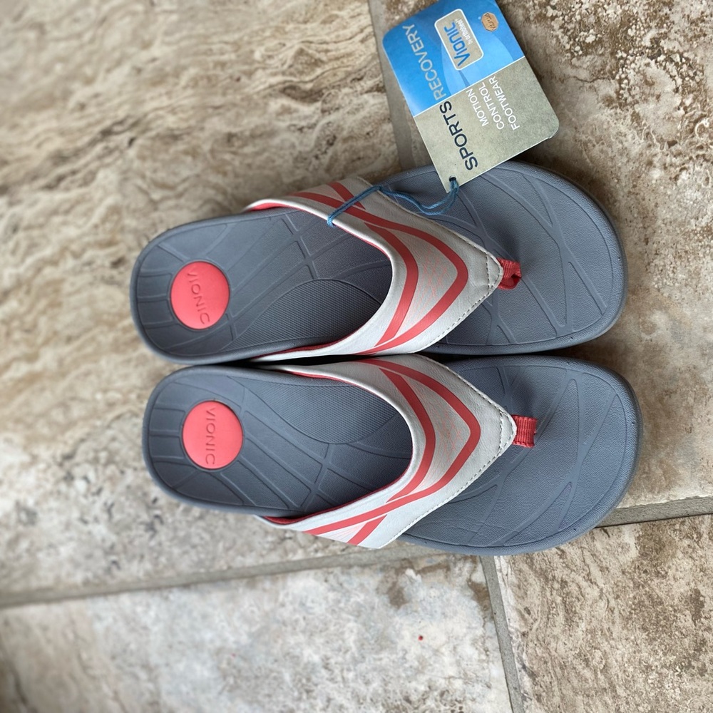 Vionic flip flops. New w tag. Size 6